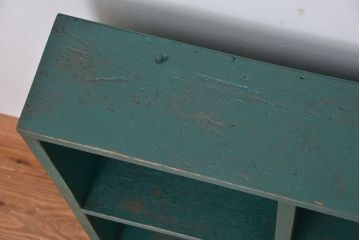レトロ家具　昭和レトロ　シンプルなペイント薄型飾り棚(7)(本棚)