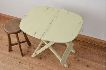 アンティーク家具　折り畳み式アンティークペイント丸テーブル(1)(机)