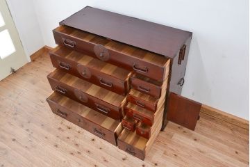 アンティーク家具　古民具・骨董　丸金具の上質な時代箪笥(1)(最上箪笥)