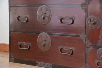 アンティーク家具　古民具・骨董　丸金具の上質な時代箪笥(1)(最上箪笥)