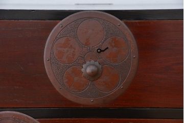 アンティーク家具　古民具・骨董　丸金具の上質な時代箪笥(1)(最上箪笥)