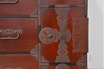 アンティーク家具　古民具・骨董　丸金具の上質な時代箪笥(1)(最上箪笥)