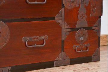 アンティーク家具　古民具・骨董　丸金具の上質な時代箪笥(1)(最上箪笥)