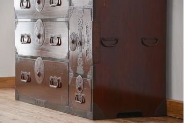 アンティーク家具　古民具・骨董　丸金具の上質な時代箪笥(2)(最上箪笥)