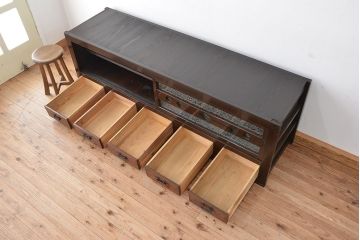 アンティーク家具　アンティーク　味わい深い水屋箪笥ローボード(1)(テレビボード、食器棚、テレビ台、キャビネット、収納棚)