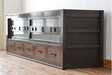 アンティーク家具　アンティーク　味わい深い水屋箪笥ローボード(1)(テレビボード、食器棚、テレビ台、キャビネット、収納棚)