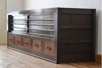 アンティーク家具　アンティーク　味わい深い水屋箪笥ローボード(2)(テレビボード、食器棚、テレビ台、キャビネット、収納棚)