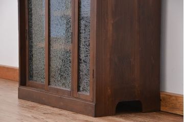 レトロ家具　アンティーク　結霜ガラス入りのレトロな収納棚(下駄箱)