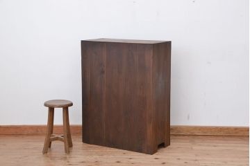 レトロ家具　アンティーク　結霜ガラス入りのレトロな収納棚(下駄箱)
