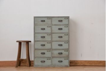 アンティーク家具　アンティークペイント　ネームプレート付き12杯引き出し(ドロワー)