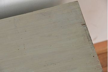アンティーク家具　アンティークペイント　ネームプレート付き12杯引き出し(ドロワー)