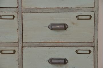 アンティーク家具　アンティークペイント　ネームプレート付き12杯引き出し(ドロワー)