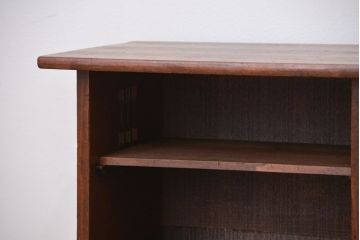 アンティーク家具　古民具・骨董　側面すかし彫りの小さな引き出し付き飾り棚