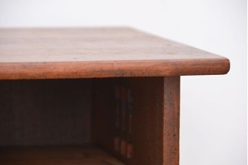 アンティーク家具　古民具・骨董　側面すかし彫りの小さな引き出し付き飾り棚