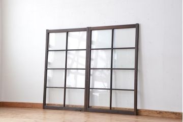 アンティーク　大振りでシックなガラス戸2枚(引き戸)