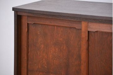 アンティーク家具　古民具・骨董　杢目の良い上質な杉材引き戸の収納棚(下駄箱)