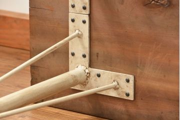 アンティーク家具　アンティーク 天板一枚板 使い込まれた古材天板の鉄脚テーブル(デスク/作業台/机)