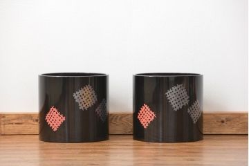 アンティーク雑貨　古い漆塗 火鉢 一対(箱、火箸、灰付き)