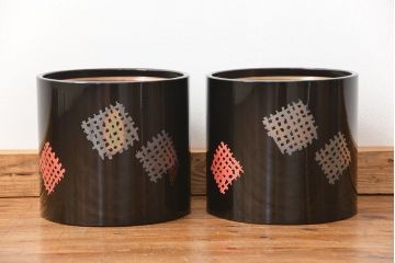 アンティーク雑貨　古い漆塗 火鉢 一対(箱、火箸、灰付き)