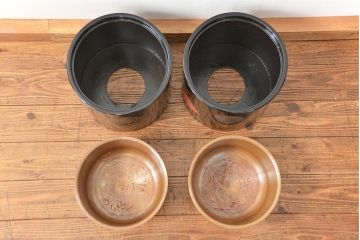 アンティーク雑貨　古い漆塗 火鉢 一対(箱、火箸、灰付き)