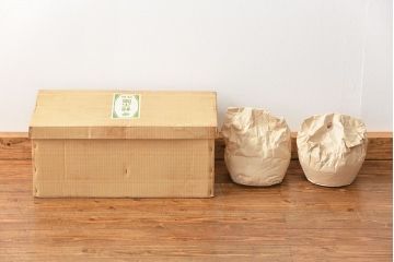 アンティーク雑貨　古い漆塗 火鉢 一対(箱、火箸、灰付き)