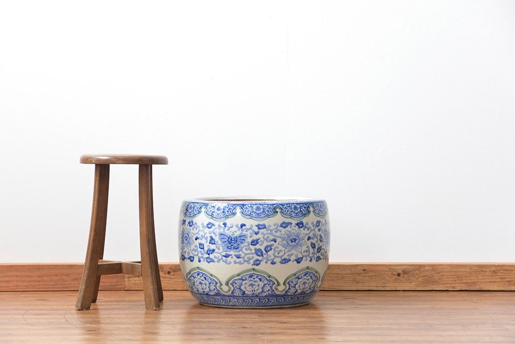 アンティーク雑貨　古民具・骨董　図柄の可愛い瀬戸火鉢