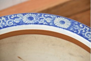 アンティーク雑貨　古民具・骨董　図柄の可愛い瀬戸火鉢