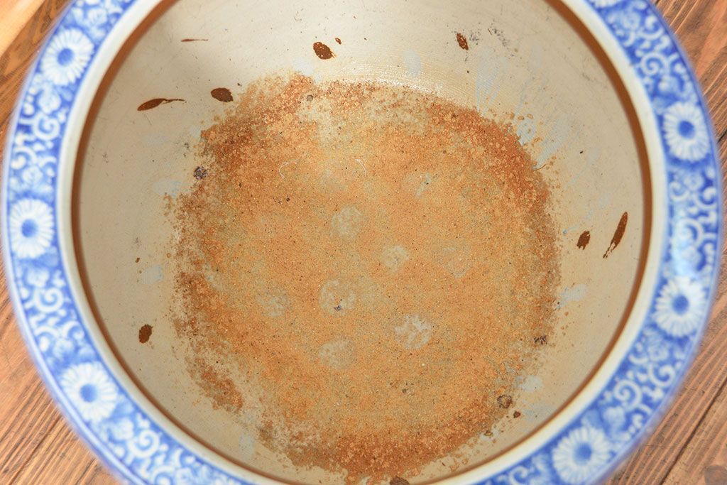 アンティーク雑貨　古民具・骨董　図柄の可愛い瀬戸火鉢