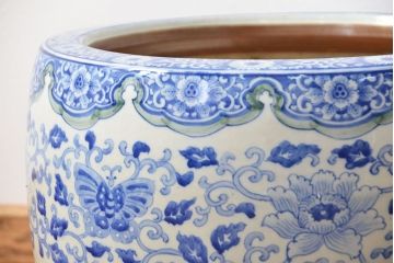 アンティーク雑貨　古民具・骨董　図柄の可愛い瀬戸火鉢