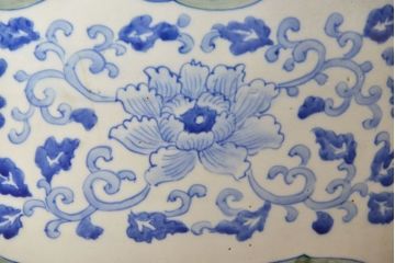 アンティーク雑貨　古民具・骨董　図柄の可愛い瀬戸火鉢