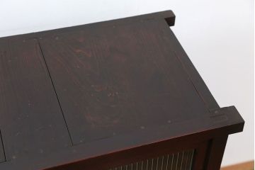 アンティーク家具　古民具・骨董 使い込まれたシックな収納棚(食器棚、飾り棚、茶箪笥)