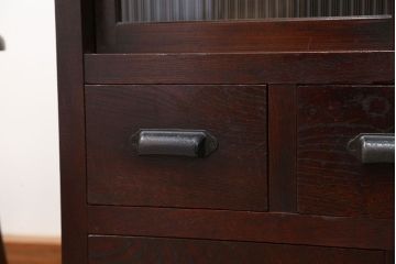 アンティーク家具　古民具・骨董 使い込まれたシックな収納棚(食器棚、飾り棚、茶箪笥)