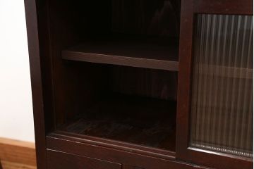 アンティーク家具　古民具・骨董 使い込まれたシックな収納棚(食器棚、飾り棚、茶箪笥)