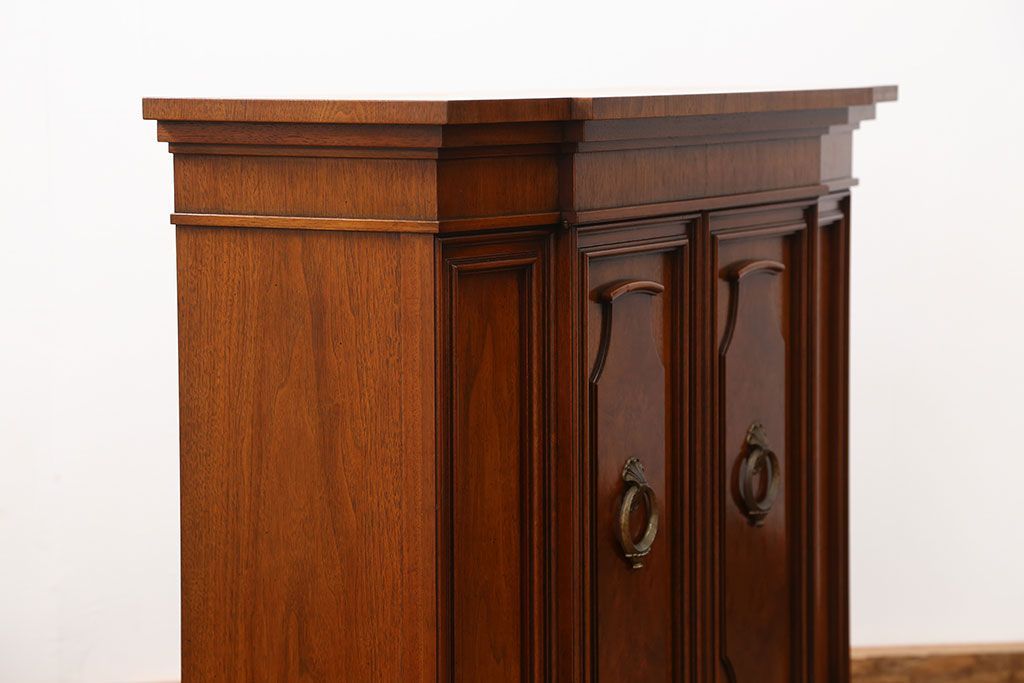 中古美品　ドレクセルホールチェスト定価約45万円(サイドボード、サイドキャビネット、コンソールテーブル、サイドテーブル)