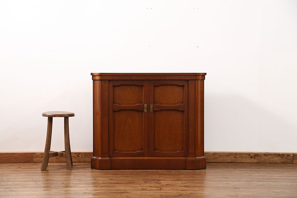 中古美品　ドレクセルホールチェスト定価約30万円(サイドボード、サイドキャビネット、コンソールテーブル、サイドテーブル)