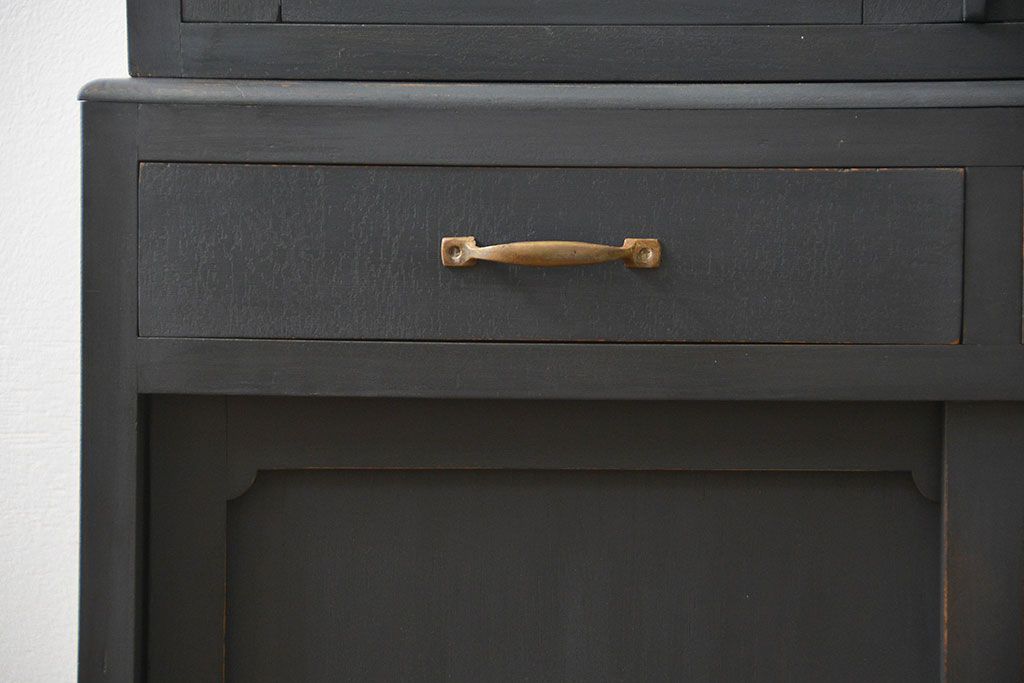 アンティーク家具　アンティーク ダイヤガラス入り シックな二段重ねペイント食器棚 (収納棚、カップボード、キッチンキャビネット)