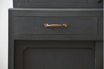 アンティーク家具　アンティーク ダイヤガラス入り シックな二段重ねペイント食器棚 (収納棚、カップボード、キッチンキャビネット)