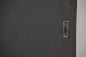 アンティーク家具　アンティーク ダイヤガラス入り シックな二段重ねペイント食器棚 (収納棚、カップボード、キッチンキャビネット)