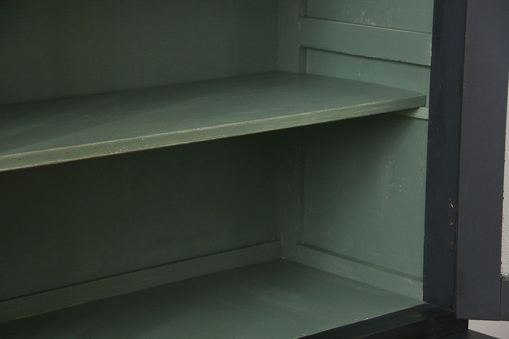 アンティーク家具　アンティーク ダイヤガラス入り シックな二段重ねペイント食器棚 (収納棚、カップボード、キッチンキャビネット)