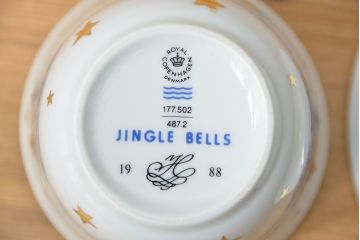 アンティーク雑貨　中古 ロイヤルコペンハーゲン(Royal Copenhagen) ジングルベル　カップ&ソーサー2客