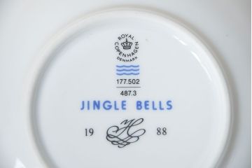 アンティーク雑貨　中古 ロイヤルコペンハーゲン(Royal Copenhagen) ジングルベル　カップ&ソーサー2客