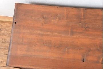 アンティーク家具　アンティーク 鉄脚付きのシンプルなガラス収納棚(1)(ローボード、飾り棚、サイドボード)