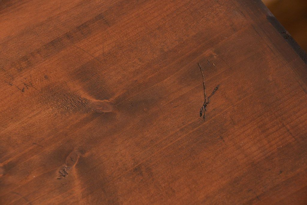 アンティーク家具　アンティーク 鉄脚付きのシンプルなガラス収納棚(1)(ローボード、飾り棚、サイドボード)