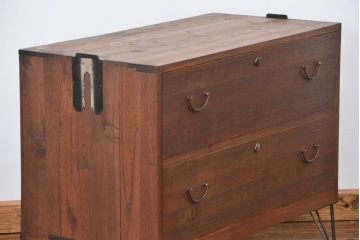 アンティーク家具　アンティーク シンプルな鉄脚付きローチェスト(3)(ローボード、たんす、タンス)