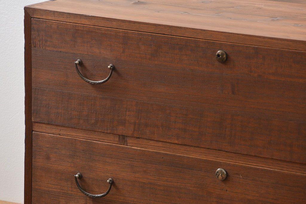 アンティーク家具　アンティーク シンプルな鉄脚付きローチェスト(3)(ローボード、たんす、タンス)