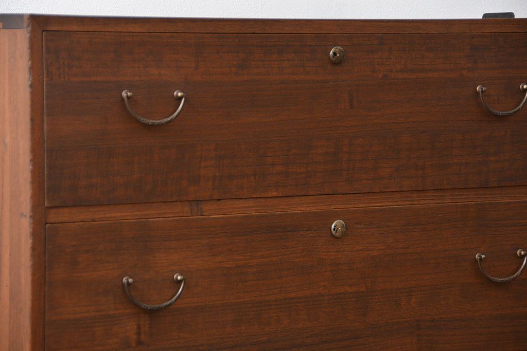 アンティーク家具　アンティーク シンプルな鉄脚付きローチェスト(3)(ローボード、たんす、タンス)