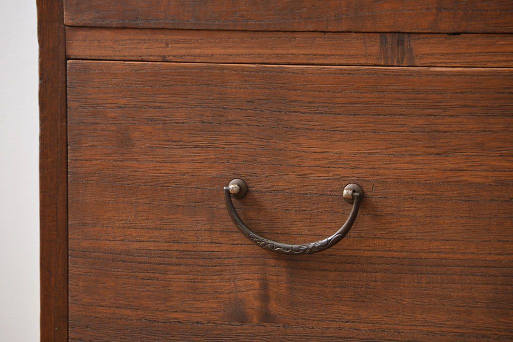 アンティーク家具　アンティーク シンプルな鉄脚付きローチェスト(3)(ローボード、たんす、タンス)