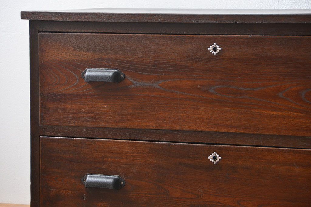 アンティーク家具　アンティーク 古い木の前面欅材ローチェスト(ローボード、箪笥、タンス、たんす)