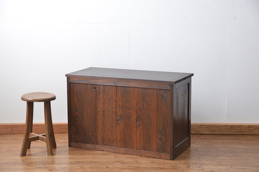 アンティーク家具　アンティーク 古い木の前面欅材ローチェスト(ローボード、箪笥、タンス、たんす)