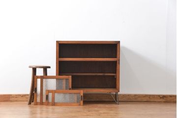 アンティーク家具　アンティーク 鉄脚付きダイヤガラス収納棚(食器棚、鉄足)